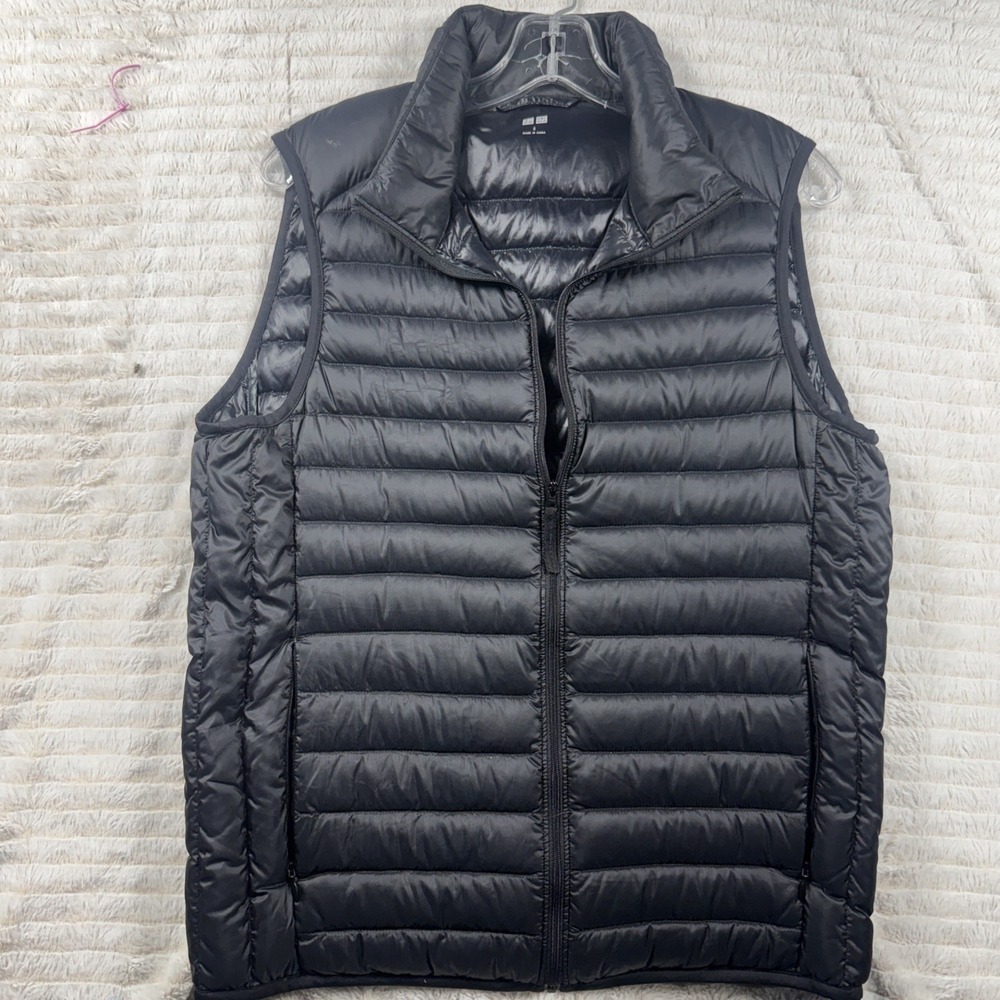 Uniqlo Vest Men's Small Black Ultra Light 90% Down Puffer Full Zip Lightweight